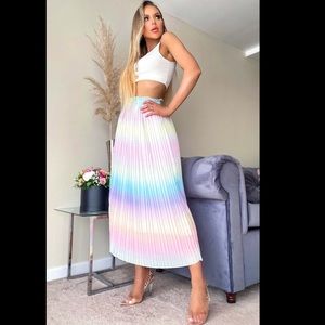 Pastel pleated skirt